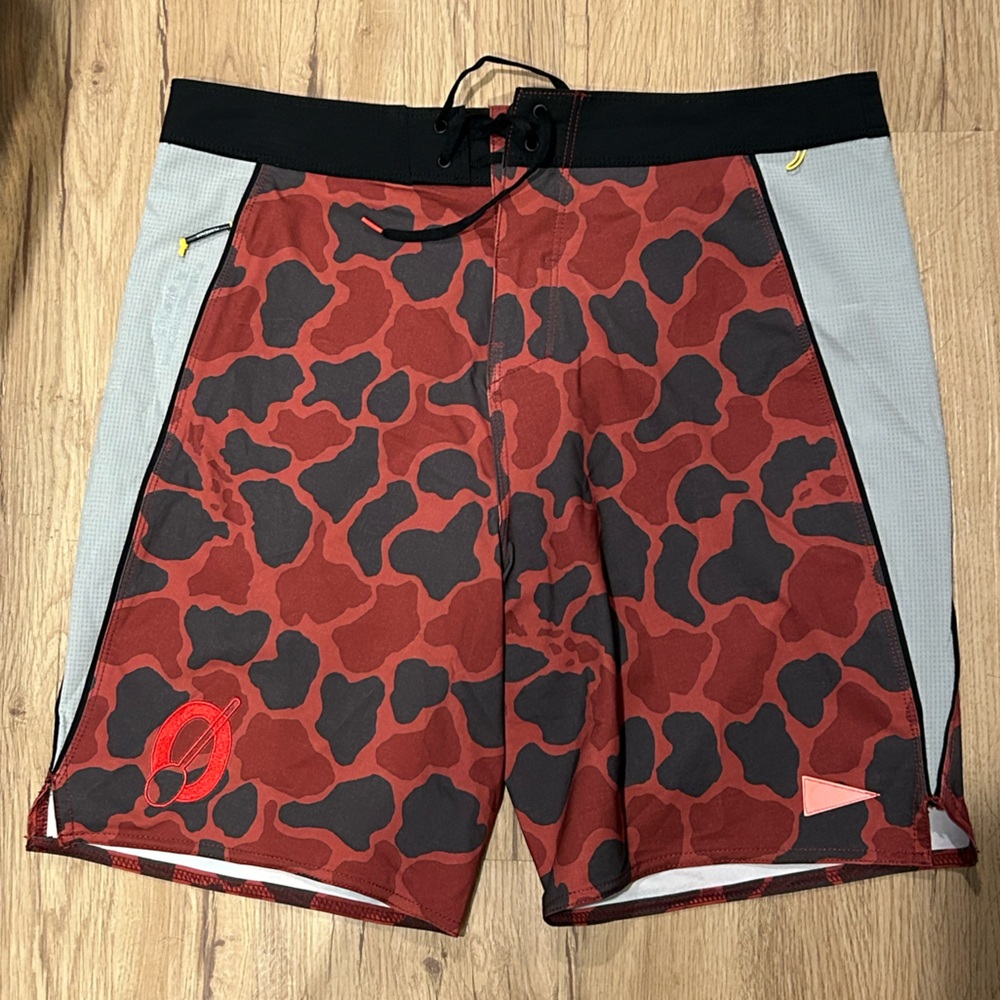 Florence Marine X Body Swim Shorts Red and Black Camo Size 32